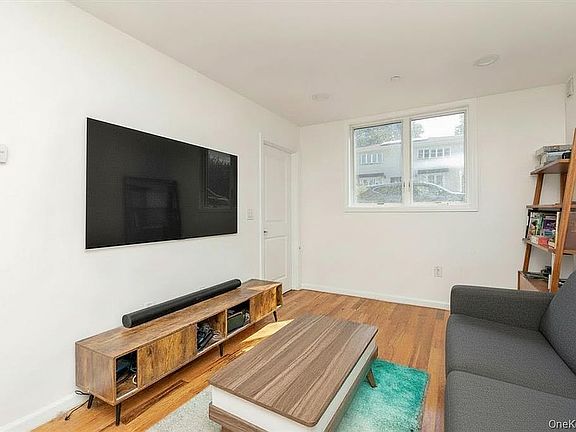 4th image of 4038 194th St #Ao1