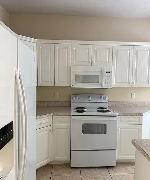 5060 NW 1st Pl — Photo 7