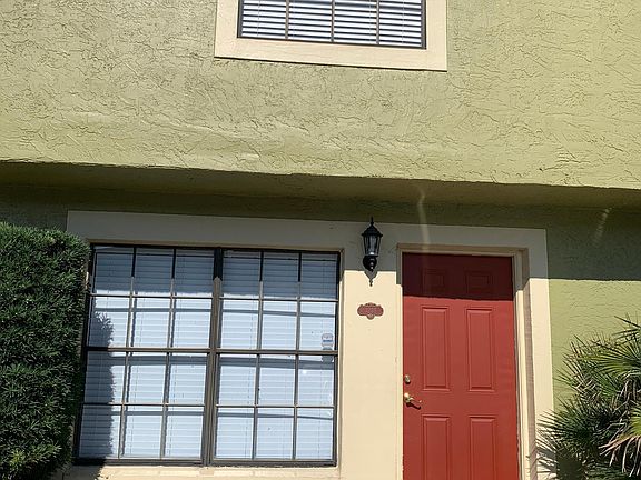 3rd image of 3275 Oak Lake Pl
