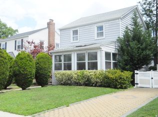 7509 177th St, Fresh Meadows, NY 11366