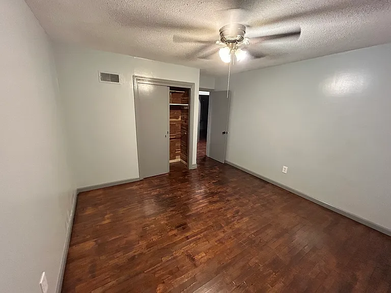 445 Missouri St — Photo 12