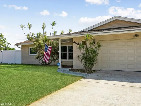 4585 13th Way NE, Saint Petersburg, FL 33703