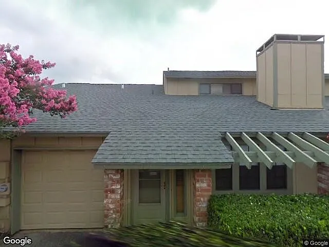 914 W Meadowmere Ln — Photo 1