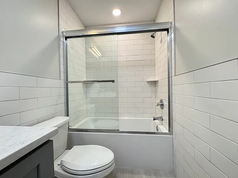 4552 N Clark Street — Photo 13