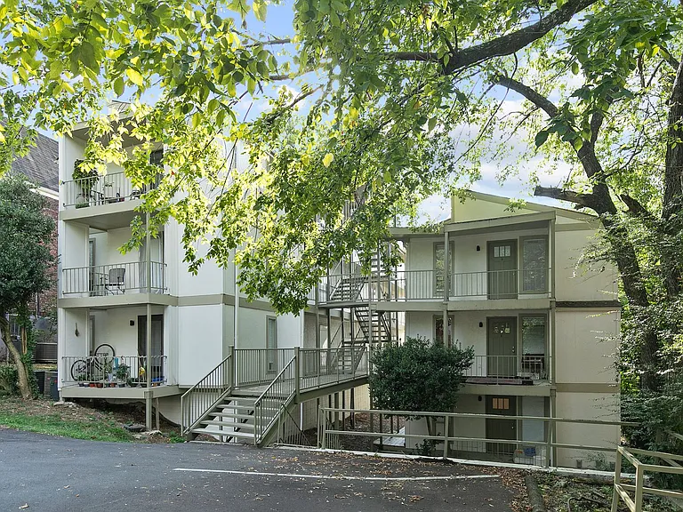 Caribou Apartments — Photo 25