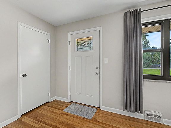 4th image of 345 Ginghamsburg Rd