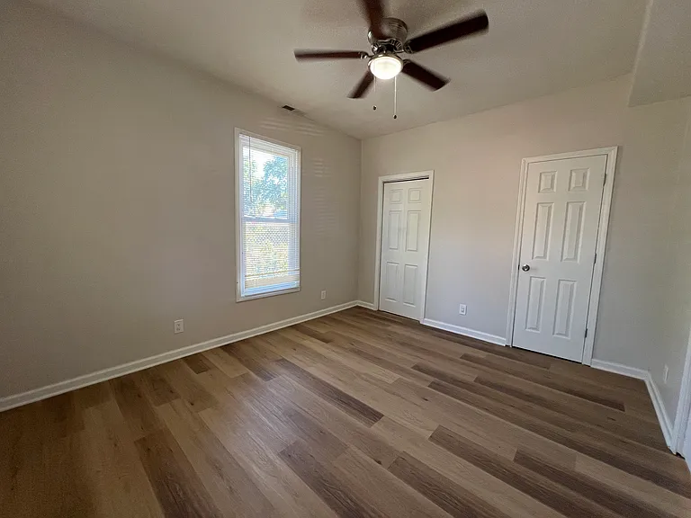 1347 N Gale St — Photo 13