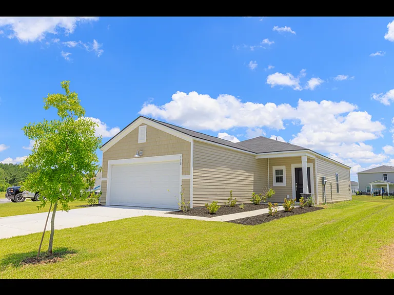 118 Hydrangea Way — Photo 1