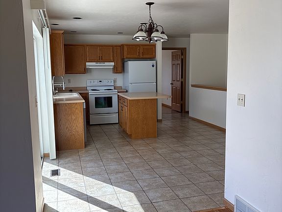 3rd image of 2516 Stoney Brook Ct