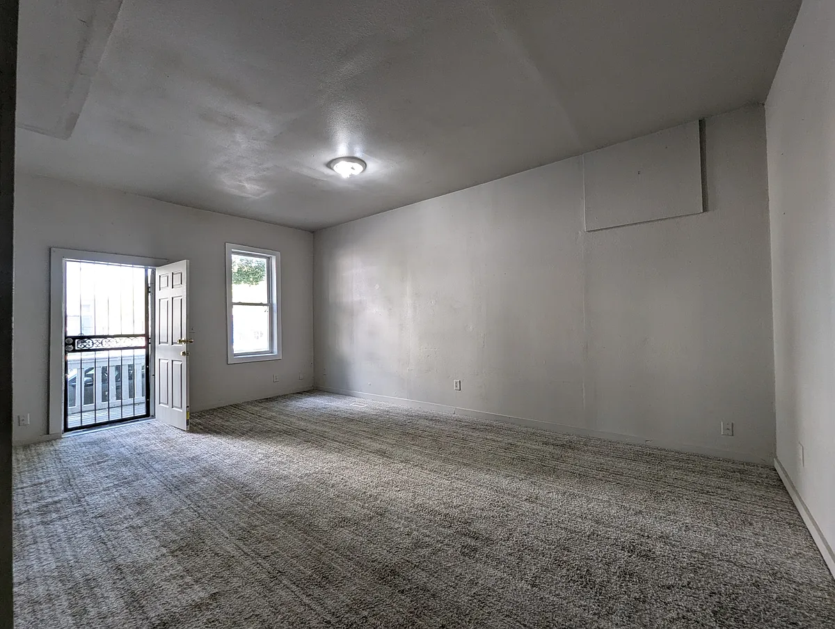 Building Photo - 2809 W Clarke St #12811