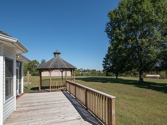 5th image of 1026 Boze Ln