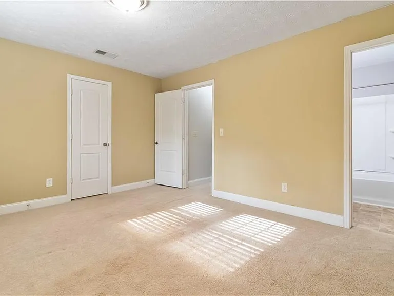 888 Chartley Dr SW — Photo 18