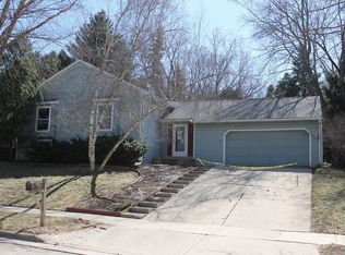 606 Walnut Grove Dr, Madison, WI 53717