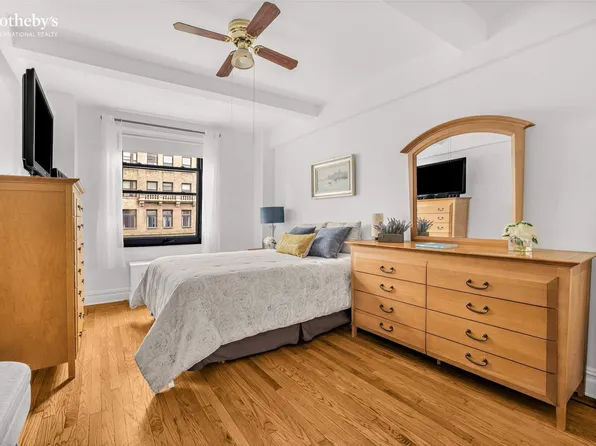 121 West 72nd Street image 3 of 10