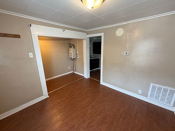 4th image of 213 E High St