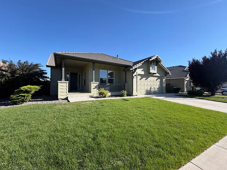 1041 Turnberry Dr — Photo 1