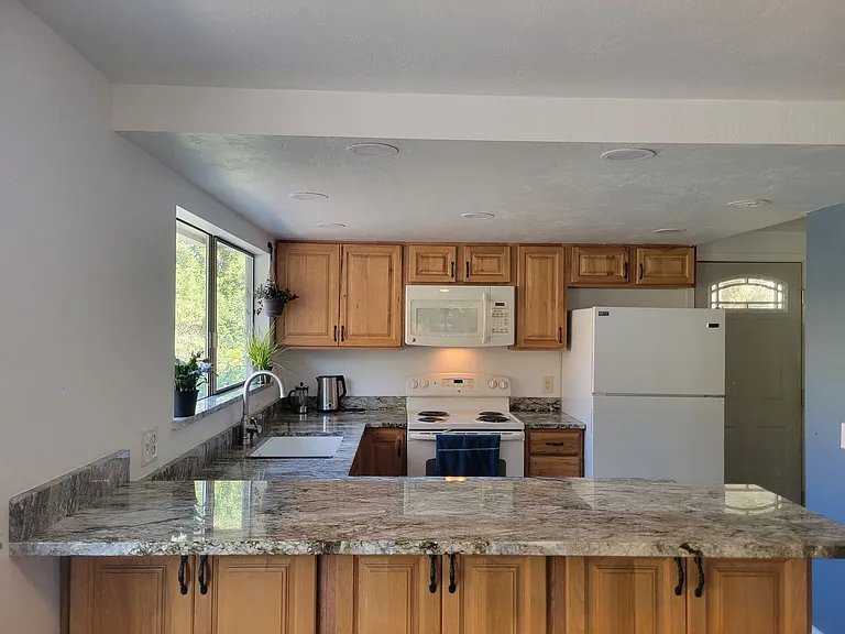 18710 Fernwood Dr — Photo 1