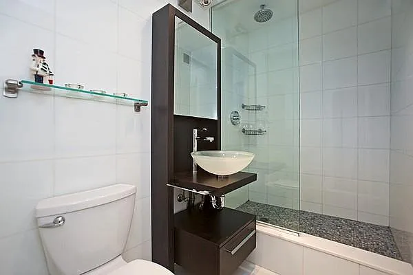 Sold by Qwest Residential Downtown LLC | media 16