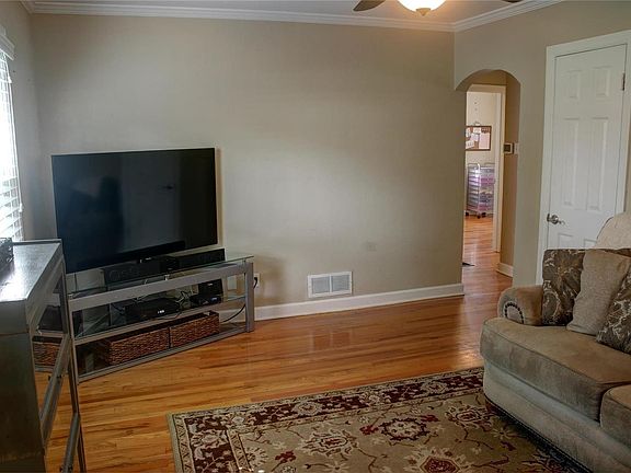 3rd image of 2739 Hawson Dr