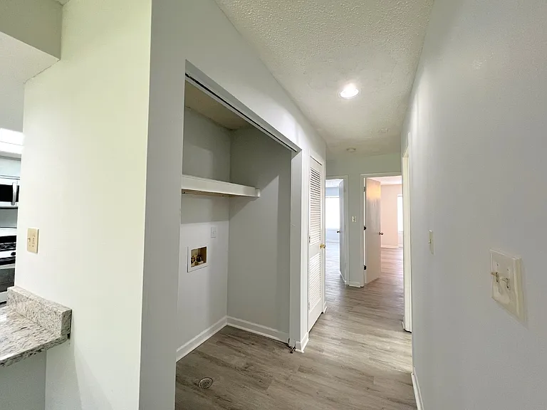 2248 Runnymeade Rdg — Photo 20