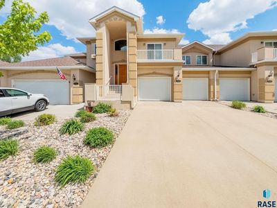 5918 S Grand Lodge Pl, Sioux Falls, SD, 57108