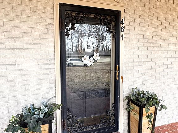 5th image of 461 Robin Rd