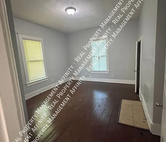 795 Roanoke Ave — Photo 14