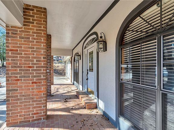 2nd image of 794 E Birwin St