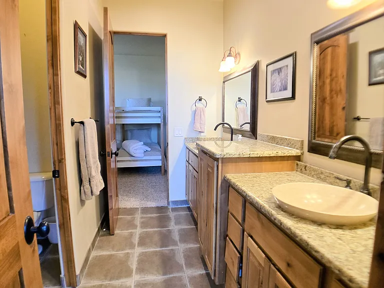 2394 W Valley View Dr #2 — Photo 12