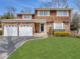 21 Harbor Ave, Islip, NY 11751