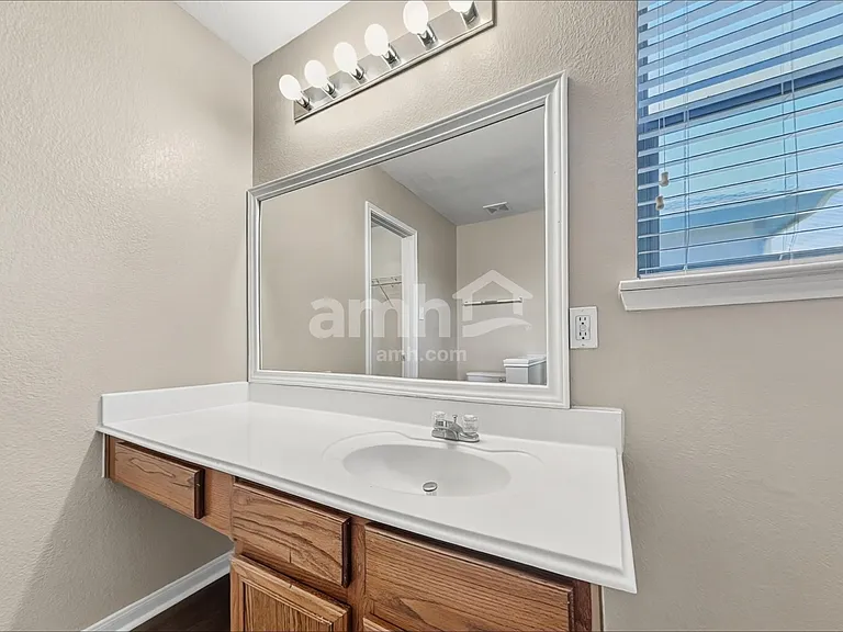 16311 Hayesford Ln — Photo 11