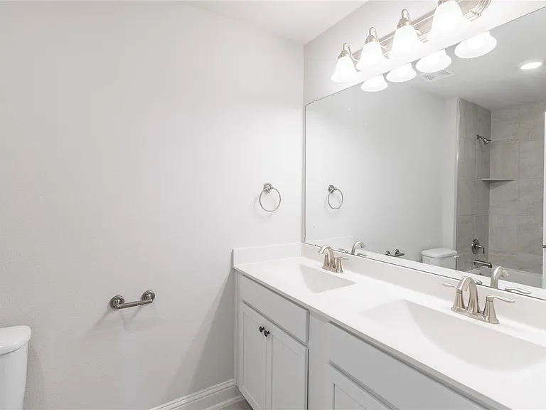 401 Sunray Lake Ln — Photo 15
