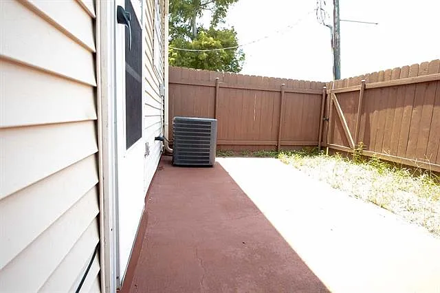 2463 Idaho Ave — Photo 25