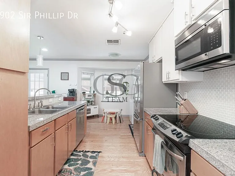 2902 Sir Phillip Dr — Photo 11