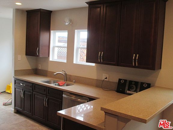5th image of 755 W 105th St