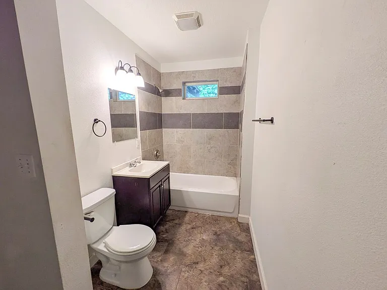 1965 Kingsley Dr — Photo 9