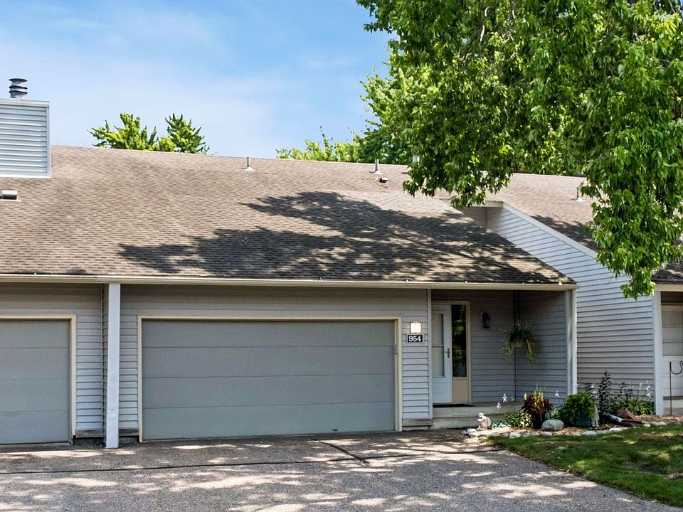1st image of 954 Carmel Ct