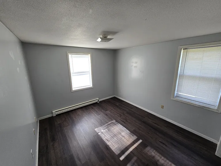 318 Walnut St — Photo 3