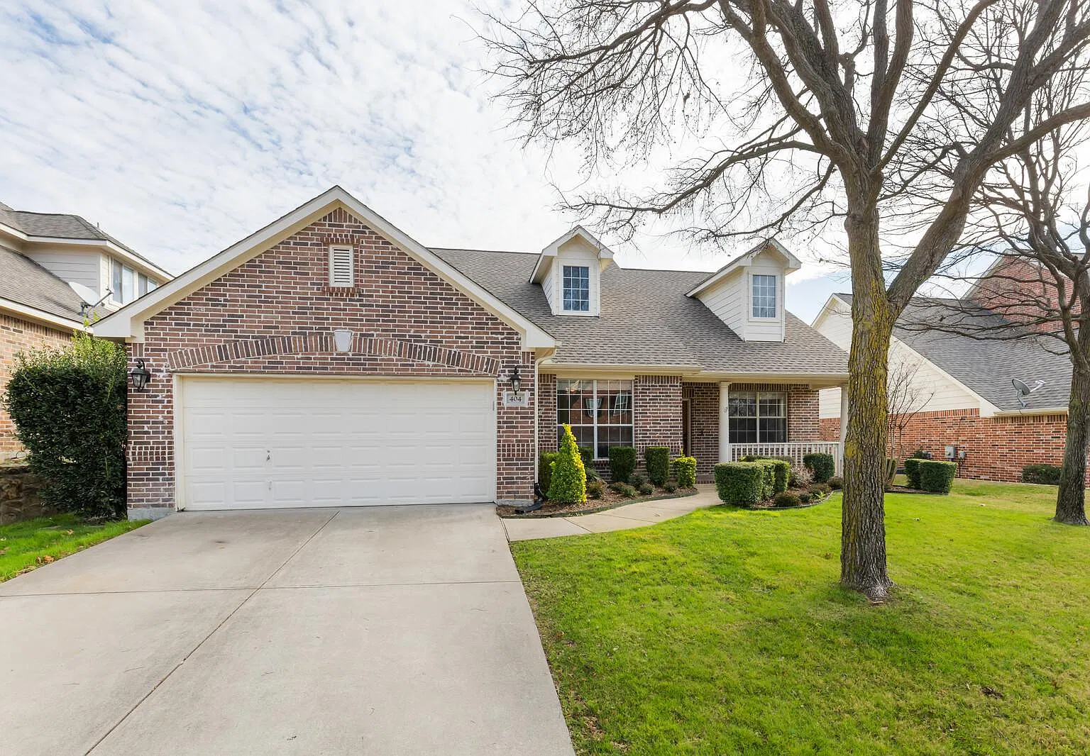 404 Maple Leaf Ln — Photo 2
