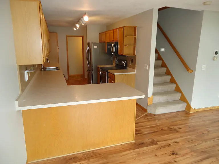 1650 Wellington Ln — Photo 5