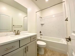 10045 Summerton Cir, Elk Grove, CA 95624