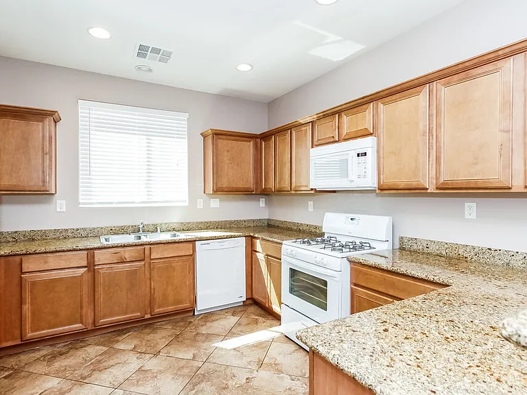 9081 Sheffield Garden Ave — Photo 6