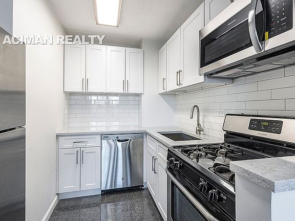3rd image of 301 W 110th St APT 12C
