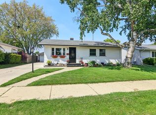 1412 84th St, Kenosha, WI 53143