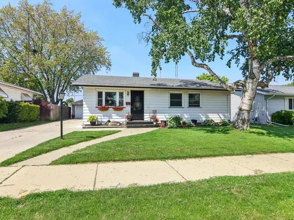 1412 84th STREET, Kenosha, WI 53143