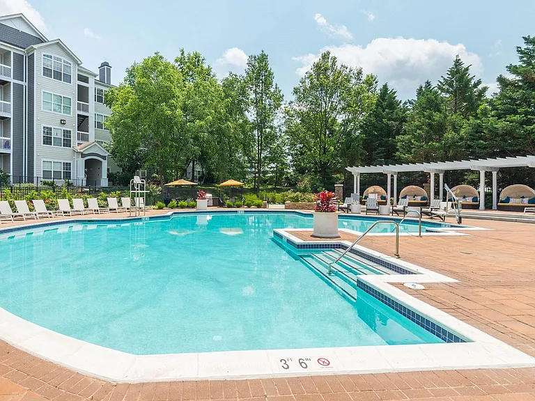 The amenity offering of Windsor Herndon has been tailored to serve all of your daily lifestyle needs.