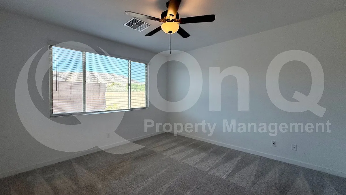4 bed, 3.0 bath, 1948 sqft, $2,399 — Photo 4