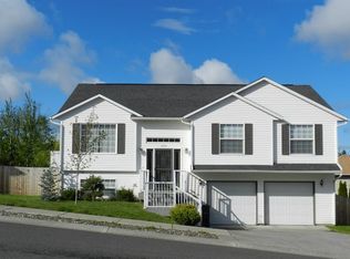 1715 Rolling Hills Dr, Moscow, ID 83843