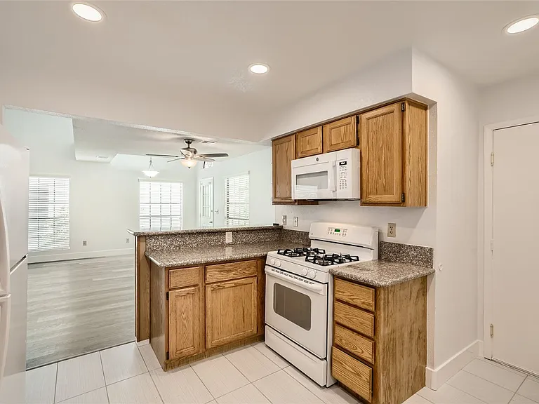 4844 Maryvale Dr — Photo 6