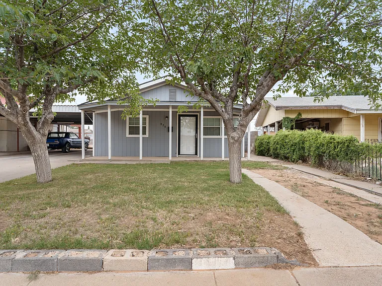 824 Del Rio Dr — Photo 16